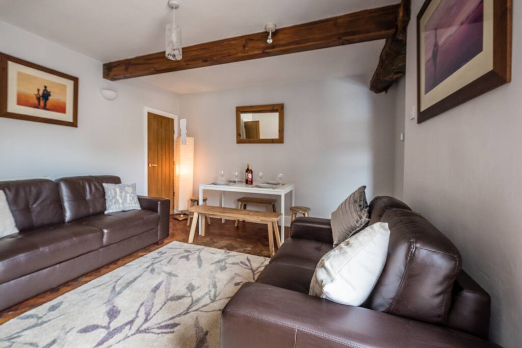Communal Lounge & Dining Area.