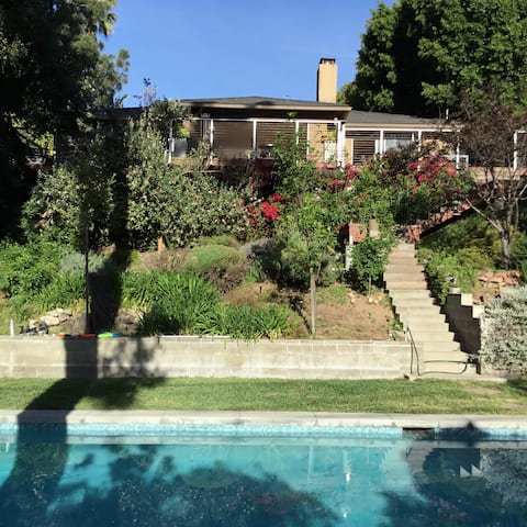 Peaceful House with Pool