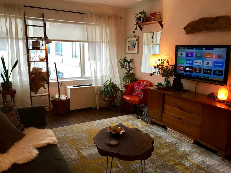 Sun Soaked living room and kitchen.