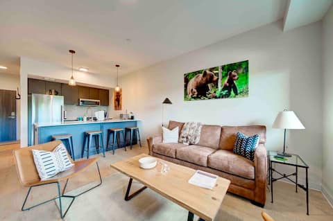 Popular Airbnb listing: The Bear Den: Downtown Bozeman Penthouse Mtn Views in Bozeman / Gallatin County