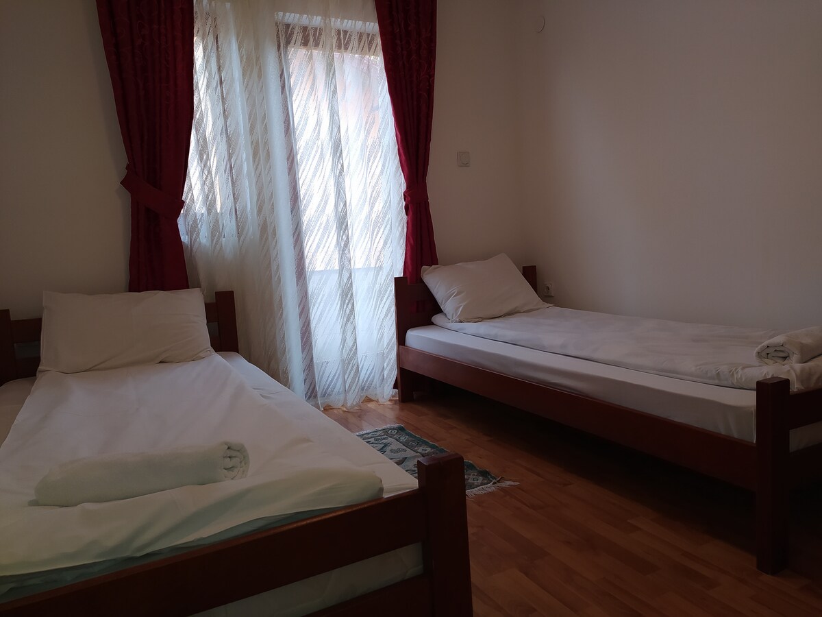 غرفة النوم 2