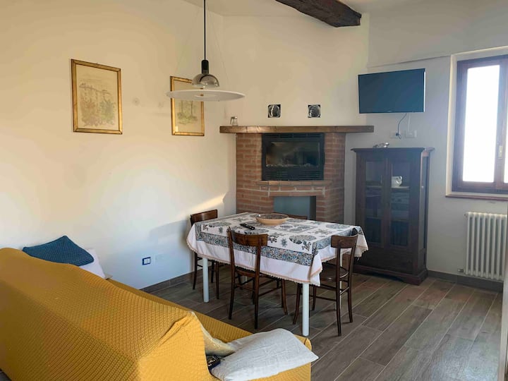 Apartment with fireplace in the hills of Bologna