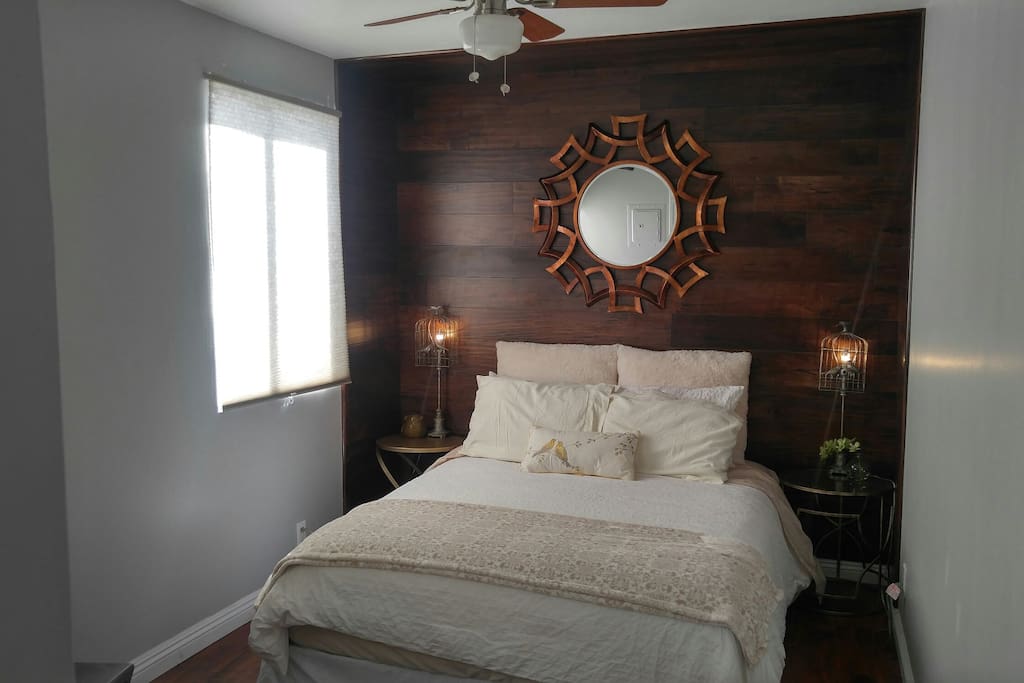 Bedroom--there is no door, but a partition wall.