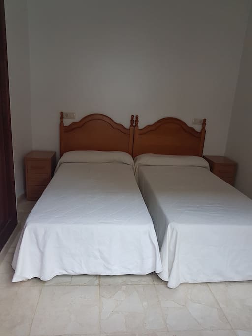 Habitación con camas gemelas