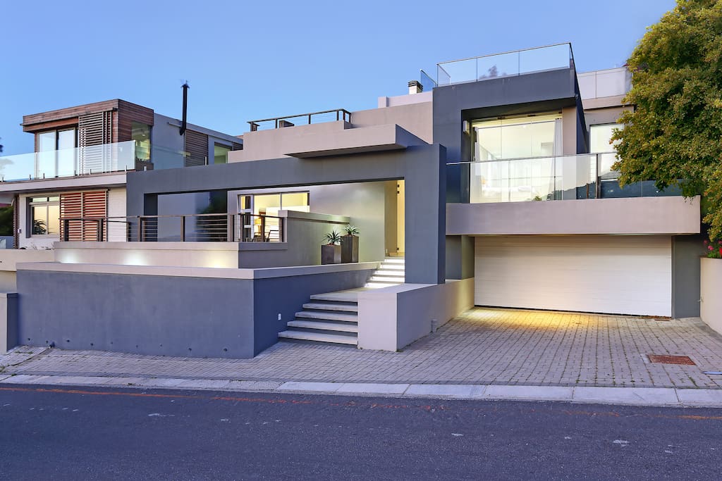 contemporary and stylish house with double garage