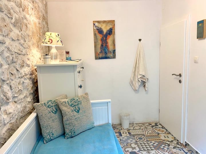 Spavaća soba za goste s krevetom na razvlačenje