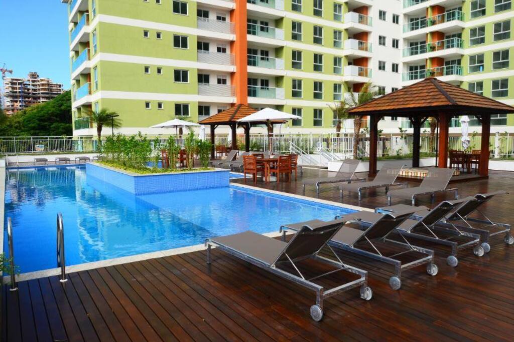 Areá de Lazer, Piscina Adulto e Infantil, Cadeiras de Sol, Pergolados e Areá Verde.
Piscina Aquecida Dia e Noite.