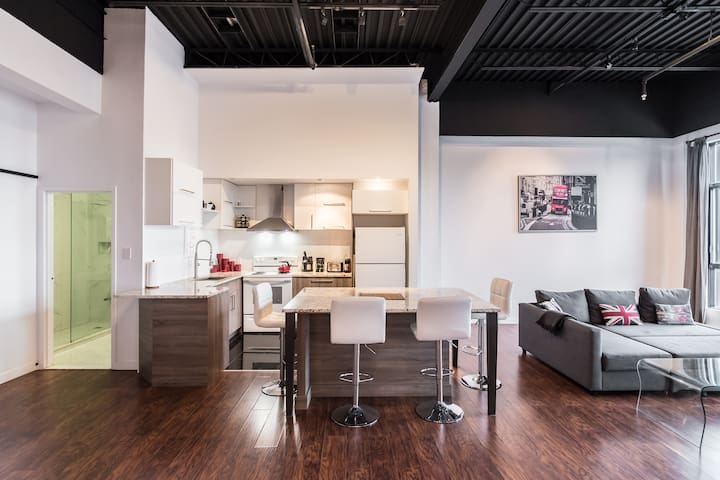 Downtown MTL 2 bedrooms loft + PARKING