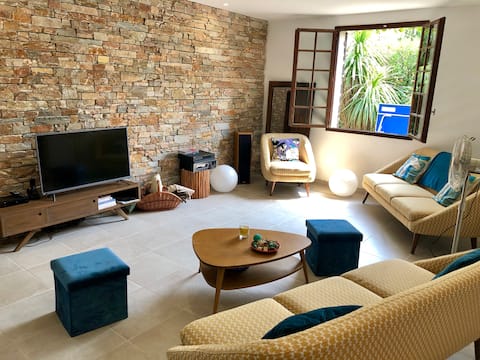 Buena hora air-conditioned house with swimming pool