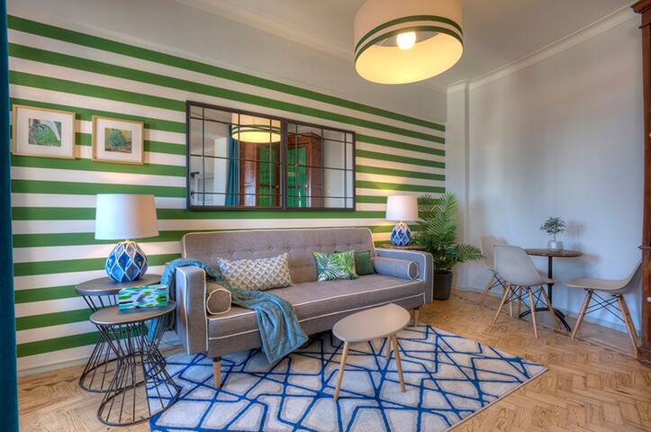 30 guests Upper Class gallery image 5