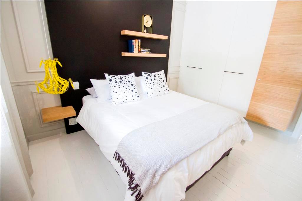 Bedroom with queen bed