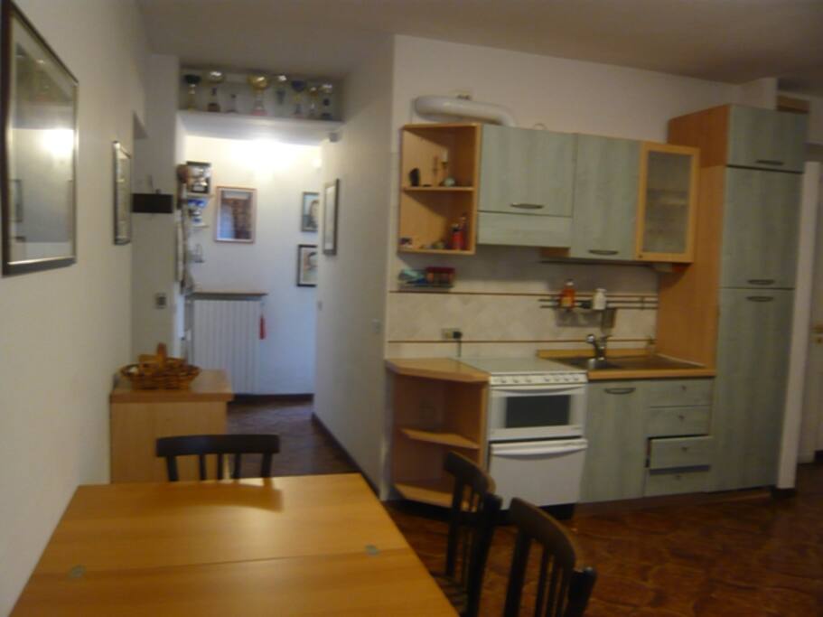Cucina a vista in sala - Living room with kitchen