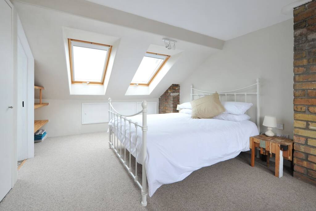Loft room with ensuite shower