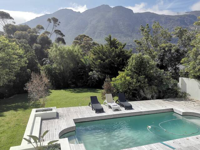 Family home with stunning entertainment areas! gallery image 4