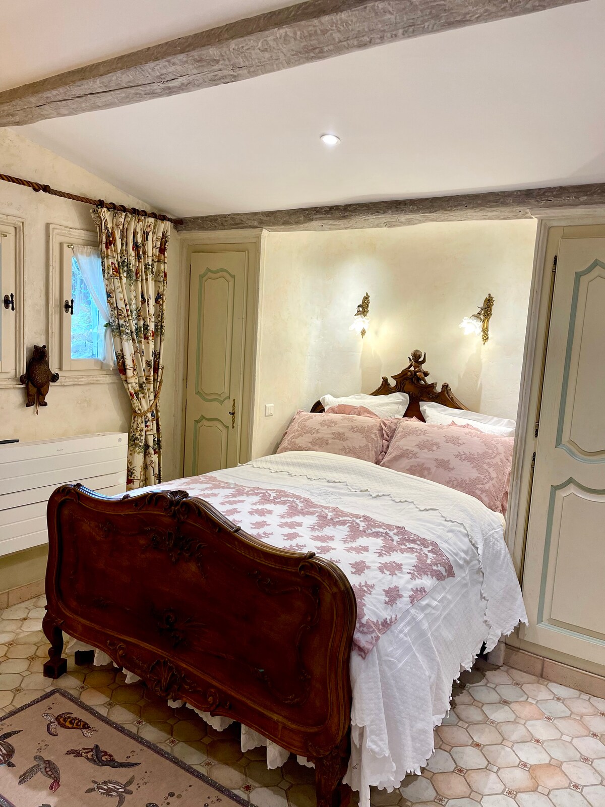 Posteľ plnej veľkosti 140 