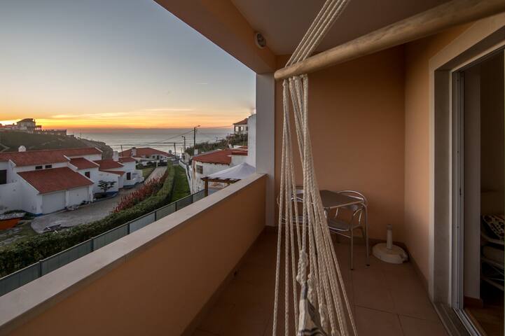 Beach House Azenhas do Mar – Pool and Sea View gallery image 5