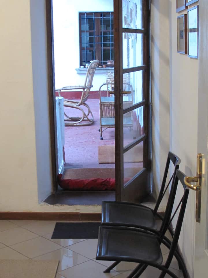 可直接从公寓进入中央露台