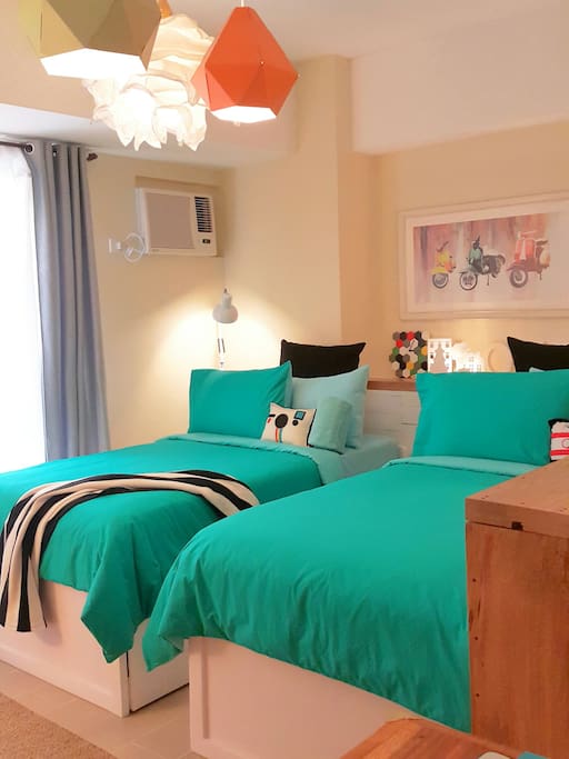2 beds with 42x75 mattress each with fresh high quality linens and pillows.
Beds can be converted into 1 big bed (upon request)