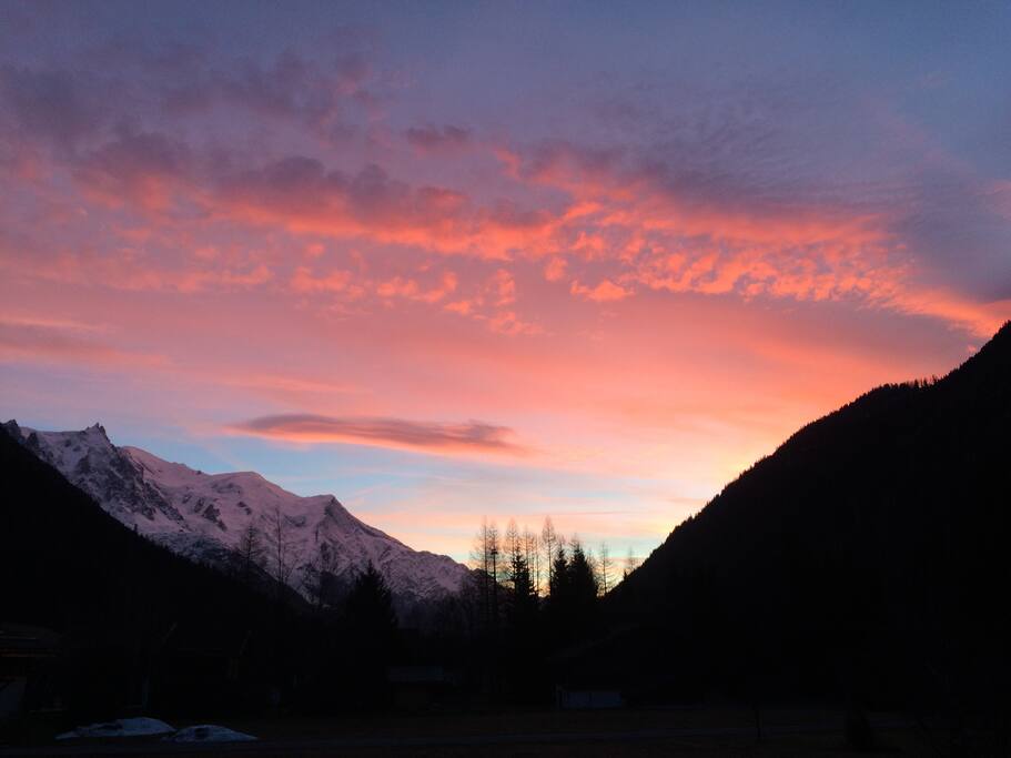 Coucher de soleil dans la vallée