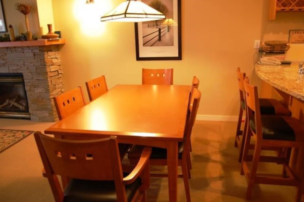 The dining area features seating for 6