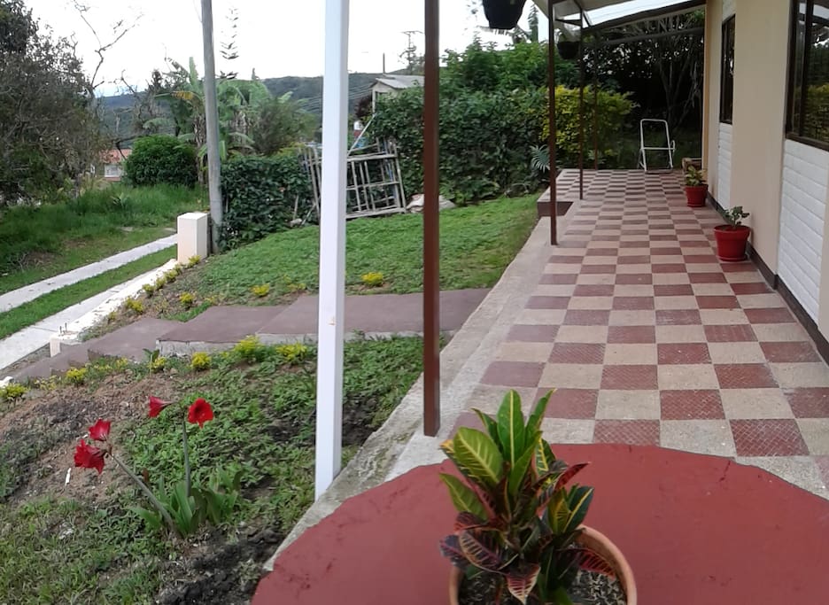 fachada jardines