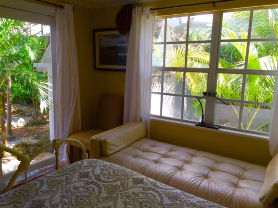 Extra day bed in guest bedroom.