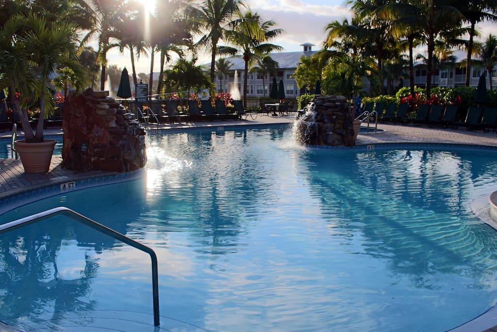 Lely Greenlinks Golf Resort Luxury Condo Condominiums for Rent in