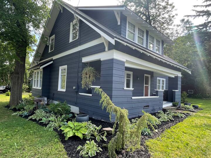 GENEVA Renovated Craftsman that is sure to please Houses for Rent in
