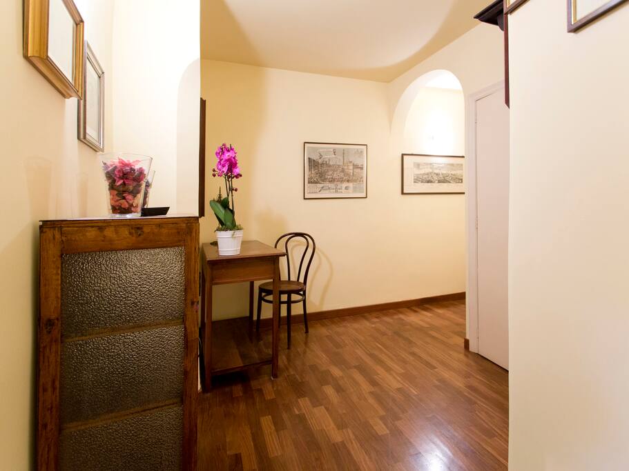Entrance in Casa Giraffa