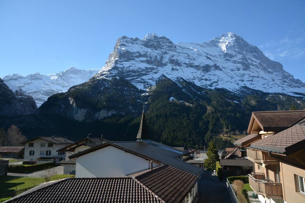 Aussicht auf die Eigernordwand im Winter