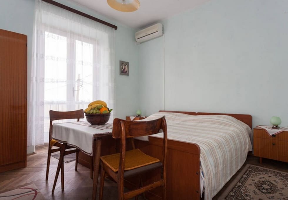 Double room with balcony and shared bathroom