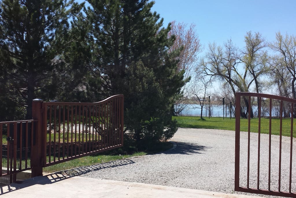 Gated entry to residence