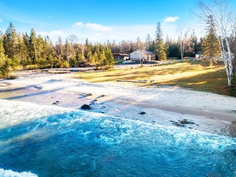Private Mackinaw City Beach Cottage ~ Bridge view