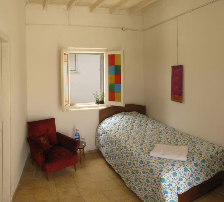 Single Guest Room at Turquoise House