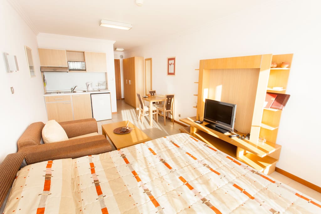 living room/kitchen