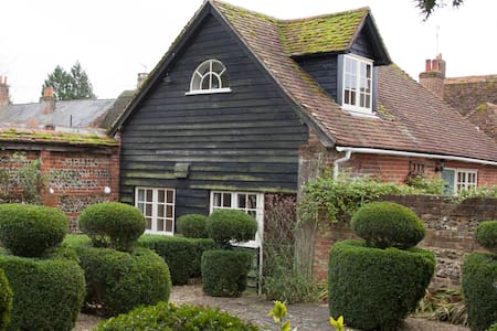 The Coach House with walled garden