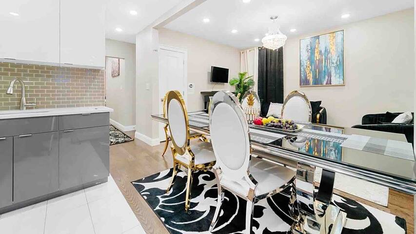 Clean Luxury Home 13Mins To NYC Manhattan/Backyard gallery image 5