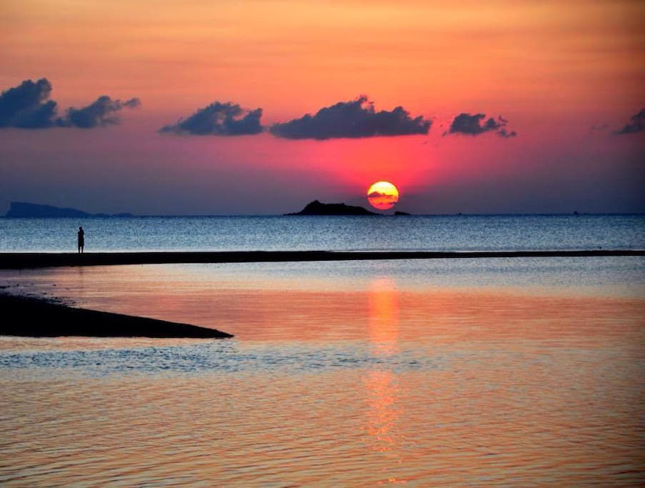 Every night our sky lights up with
the colors of nature.