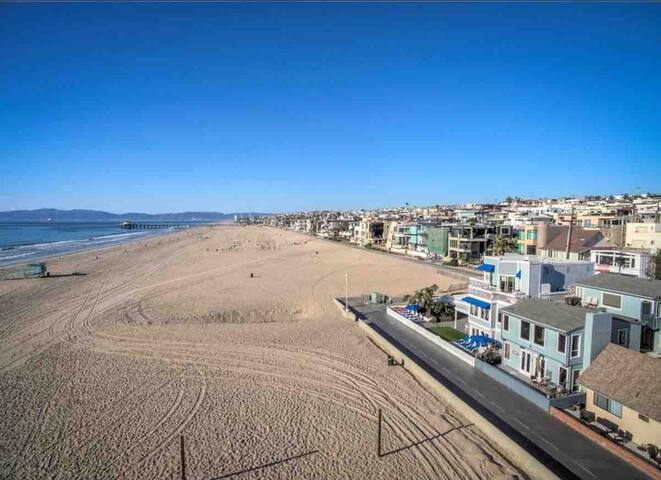 Beachfront 90210 Beachhouse on tv show middle unit gallery image 3