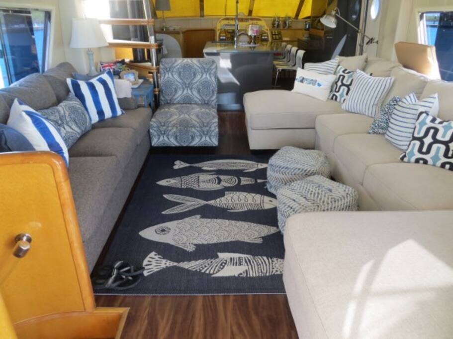 Salon Area