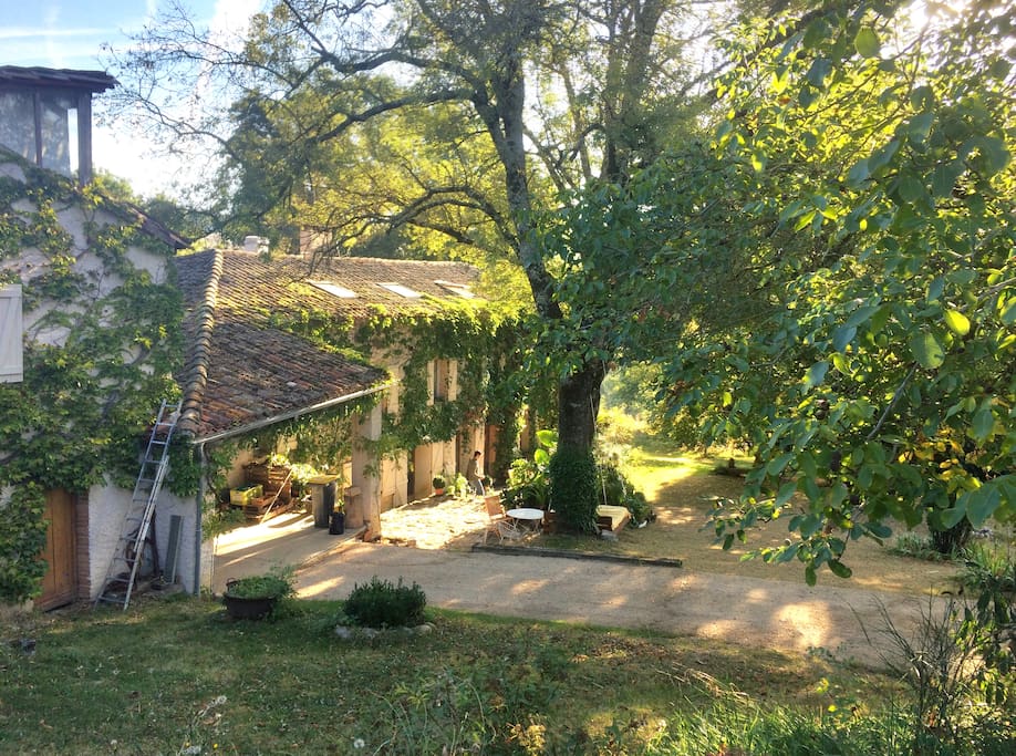 General view of the Southern part of the country house