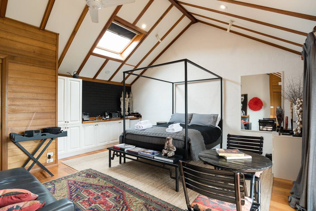 "Great location, great communication, easy access with privacy. Would stay again" Rebecca, stayed Dec 2017
