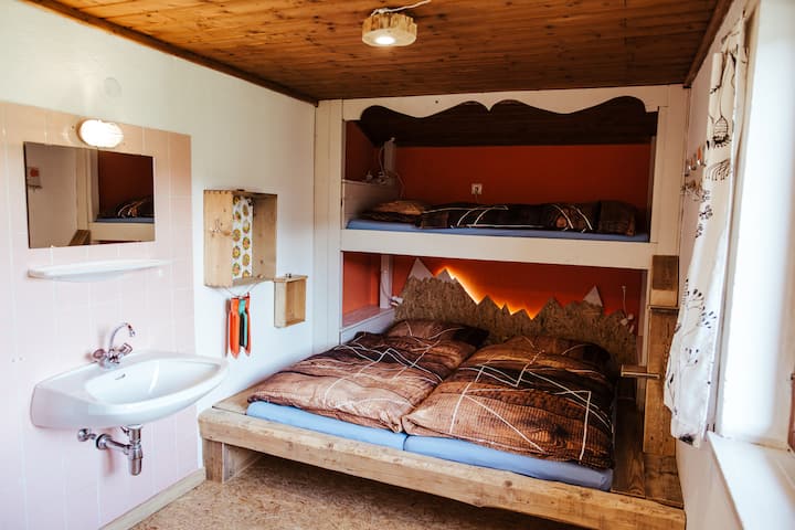 T - Bar Sunrise - Vyumba 3 vya kulala. Kitanda cha watu wawili na Kitanda cha mtu mmoja