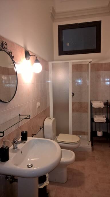 bagno stanza matrimoniale