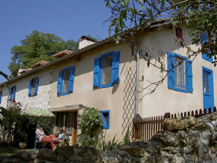 Façade sud avec petite terrasse
