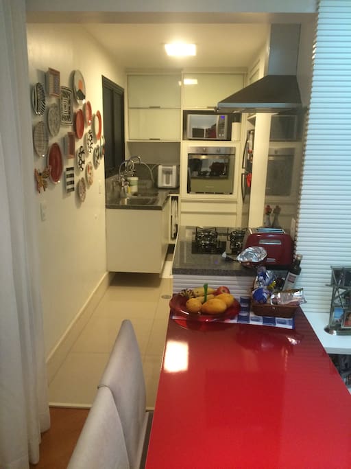 Essa é a cozinha integrada com a mesa