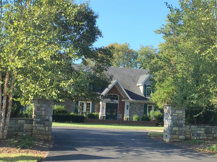 Welcome to Montague Manor