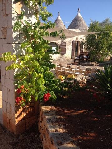 Trullo delle Lavande con piscina a Ostuni gallery image 4