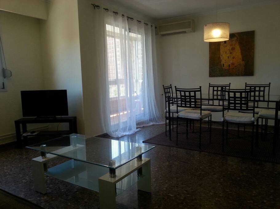 Salón comedor TV y A.A