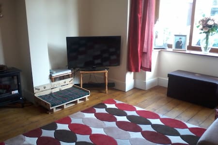Bright double bedroom, Hillsborough, Sheffield